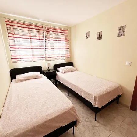 2 Bed - Stunning Views Apartment *